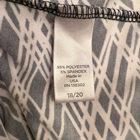 Sleeveless Black and White Dress Size 18/20 - Picture 3 of 8